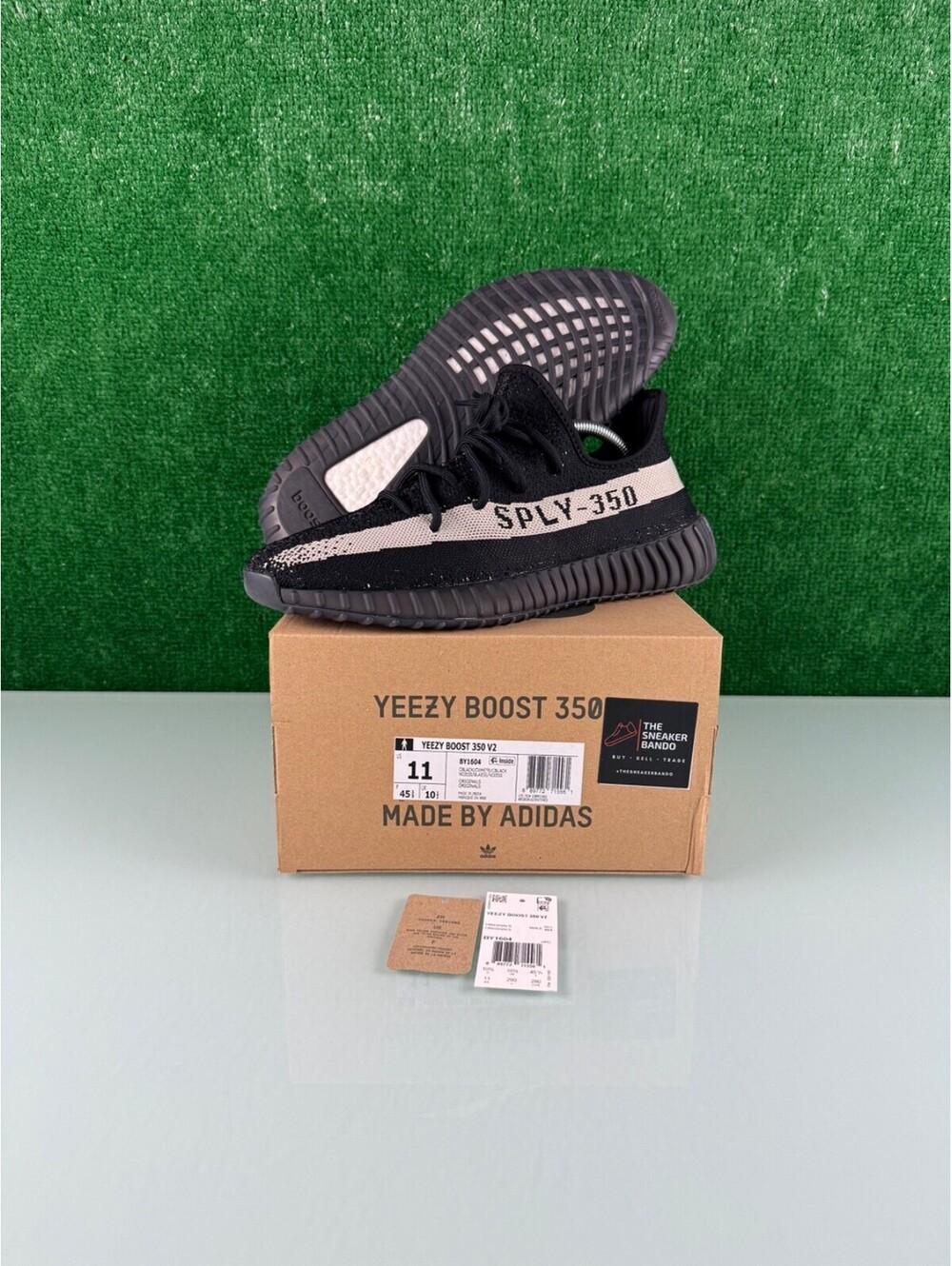 Size 11 - adidas Yeezy Boost 350 V2 Low Oreo CLEAN!